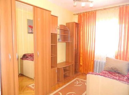 Apartament 3 camere,decomandat, parcare, 70 mp, zona Big - Photo 2