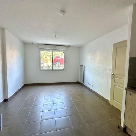 Location Appartement 1 pièce 26m² LA SEYNE SUR MER 83500 - Photo 3