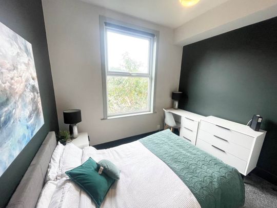 Spring Grove Walk (room 1), Headingley, Leeds - Photo 1