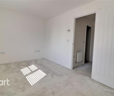 2 bedroom semi-detached house to rent - Photo 6