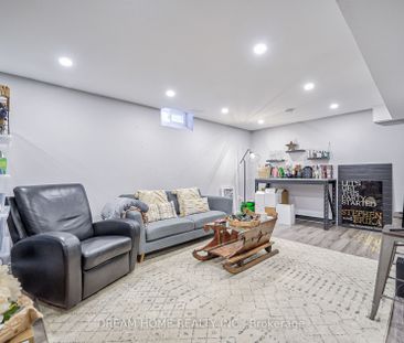 For Lease - 417 Borden Avenue, Newmarket, Ontario - Photo 1