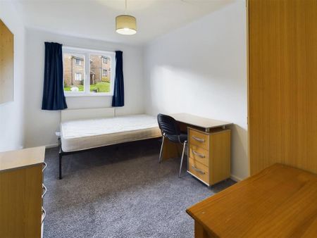 1 bedroom in a house share to rent - Photo 4