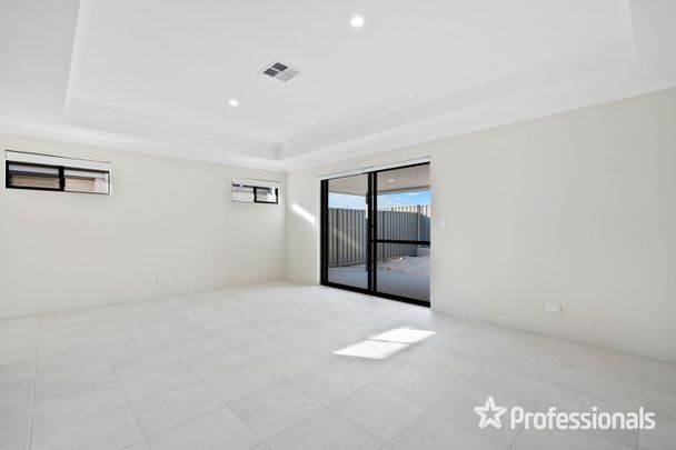 Modern 4-Bedroom Home! - Photo 1