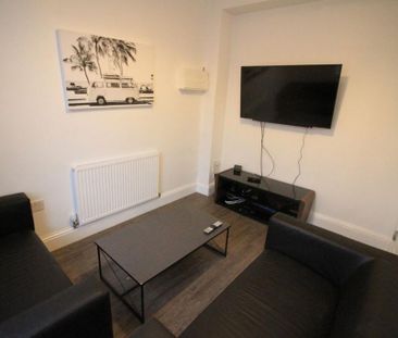 4 bedroom terraced house to rent - Photo 1