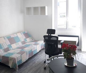 Logement à Paris, Location meublée - Photo 3