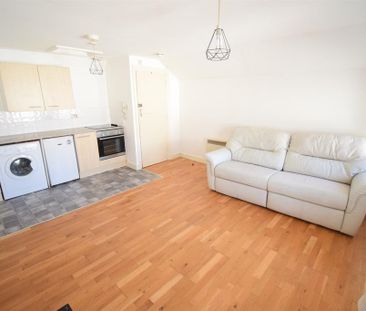 Studio to rent - Photo 4