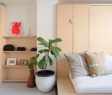 Stylishly Renovated Split-Level Apartment in Prime City Fringe Loca... - Photo 6