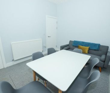 5 bedroom private hall to rent - Photo 1