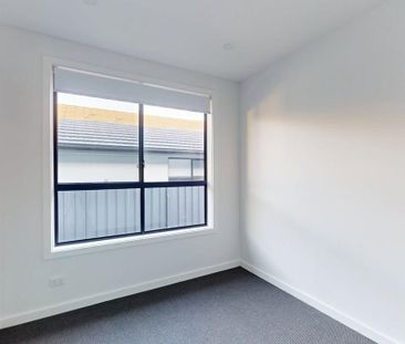 31A Rowcliff Circuit, Lochinvar NSW 2321 - Photo 4