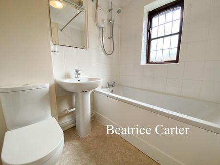 3 bedroom detached house to rent - Photo 3