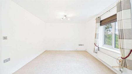 Sachfield Drive, Chafford Hundred, Essex, RM16 - Photo 2