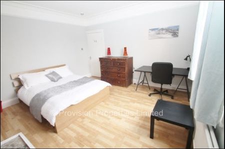 6 Bedroom Hyde Park Terrace - Photo 5