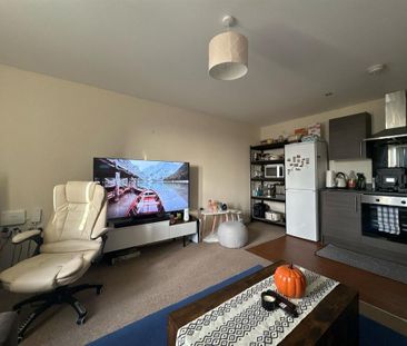 2 bedroom flat to rent - Photo 4