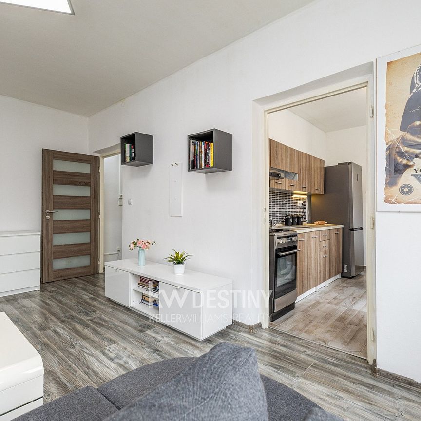 Pronájem bytu 1+1 36 m² - Photo 1