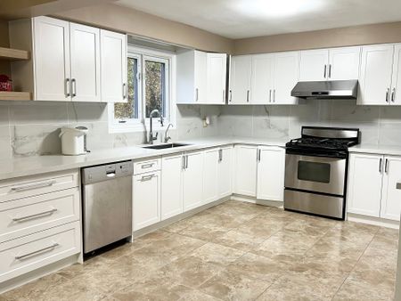 For Lease - 61 Morbank Drive, Toronto, Ontario - Photo 2