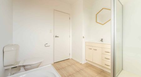 Modern Home in Manurewa - Photo 5