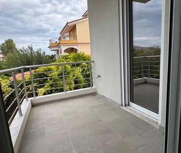 Συγκρότημα για ενοικίαση Κέντρο (Παλαιά Φώκαια) - Φωτογραφία 1