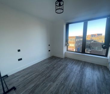 Clarence Street, Swindon - Photo 2