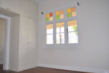 RENOVATED CBD CHARM - Photo 5