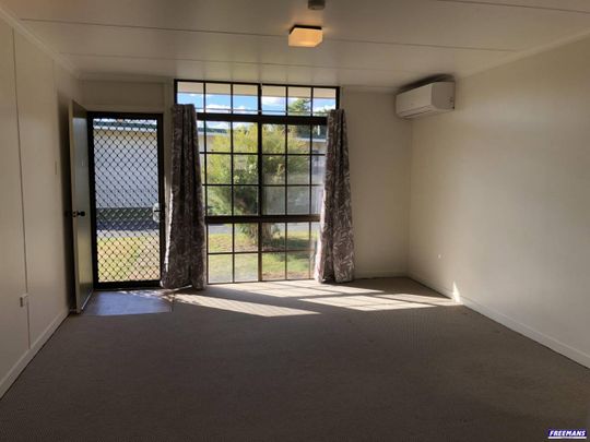 Lovely 2 Bedroom Unit - New Kitchen - Photo 1