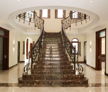 Magnificent villa with sea views in the urbanization Sierra Blanca,... - Photo 1