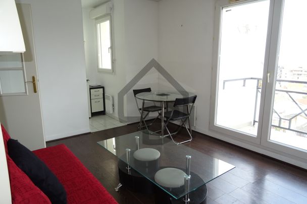 VASTE STUDIO MEUBLE DE 27 M² AVEC BALCON ET PARKING - Photo 1