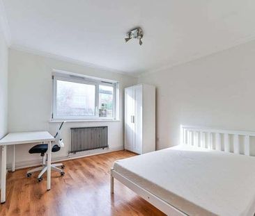 Patrick Connolly Gardens, Bow, E3 - Photo 5