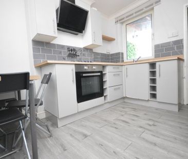 2 bedroom house - Photo 5