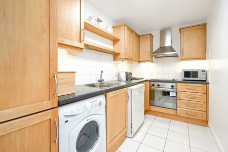 Bridgewater Square, Barbican, EC2Y - Photo 4