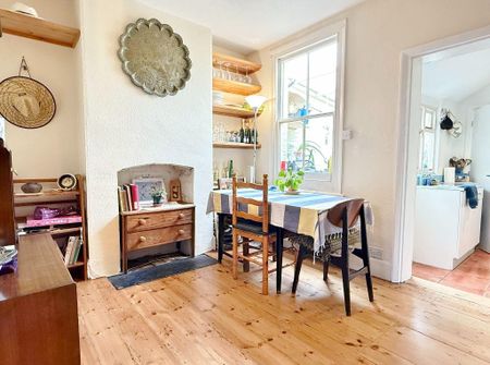 2 bedroom terraced house to rent - Photo 2