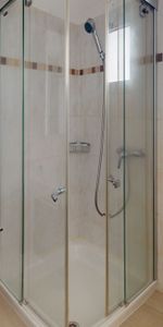 Confort e praticità in centro città - Foto 3