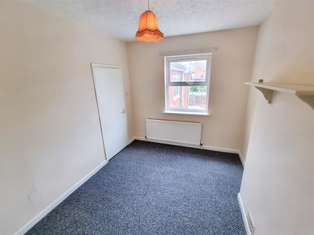 3 Bedroom House to Rent in Portland Road, Rushden, Northants, NN10 - Photo 3