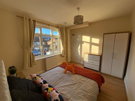 1 bedroom in a house share to rent - Photo 3