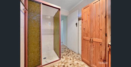 Spacious Family Home in South Toowoomba - Photo 4