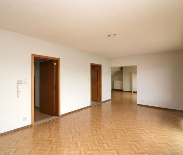 Centraal gelegen appartement met 3 slpk., garage en terras te Testelt - Photo 1