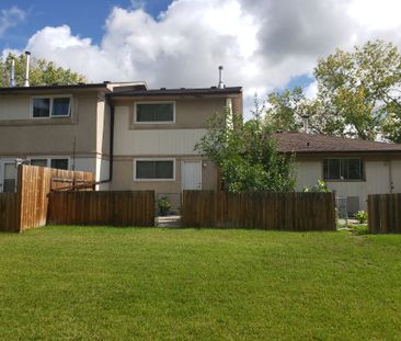 1366 BROWN ST 2 BEDROOM TOWNHOUSE - Photo 1