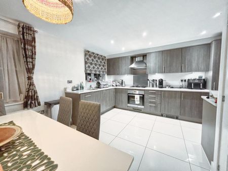 3 bedroom semi-detached house to rent - Photo 3