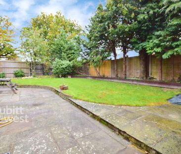 4 bedroom semi-detached house to rent - Photo 3