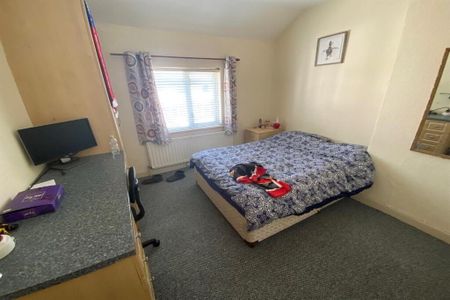 60 Dunluce Avenue, Belfast, BT9 7AY - Photo 2
