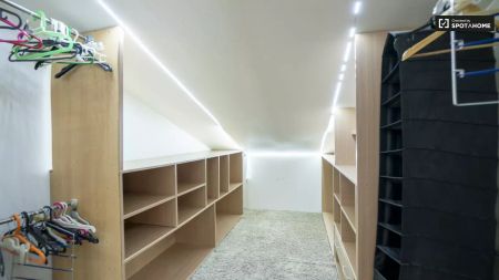Room for rent in 3-bedroom apartment in Godella, Valencia - Photo 5
