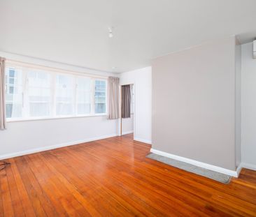 Three Bedroom Home On Keppel Street! - Photo 6