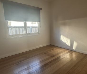 152 Clarence Street - Photo 4