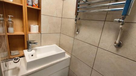 House share to rent - Photo 4