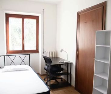 Via Colle Di Mezzo, Rome, Lazio 00143 - Photo 1