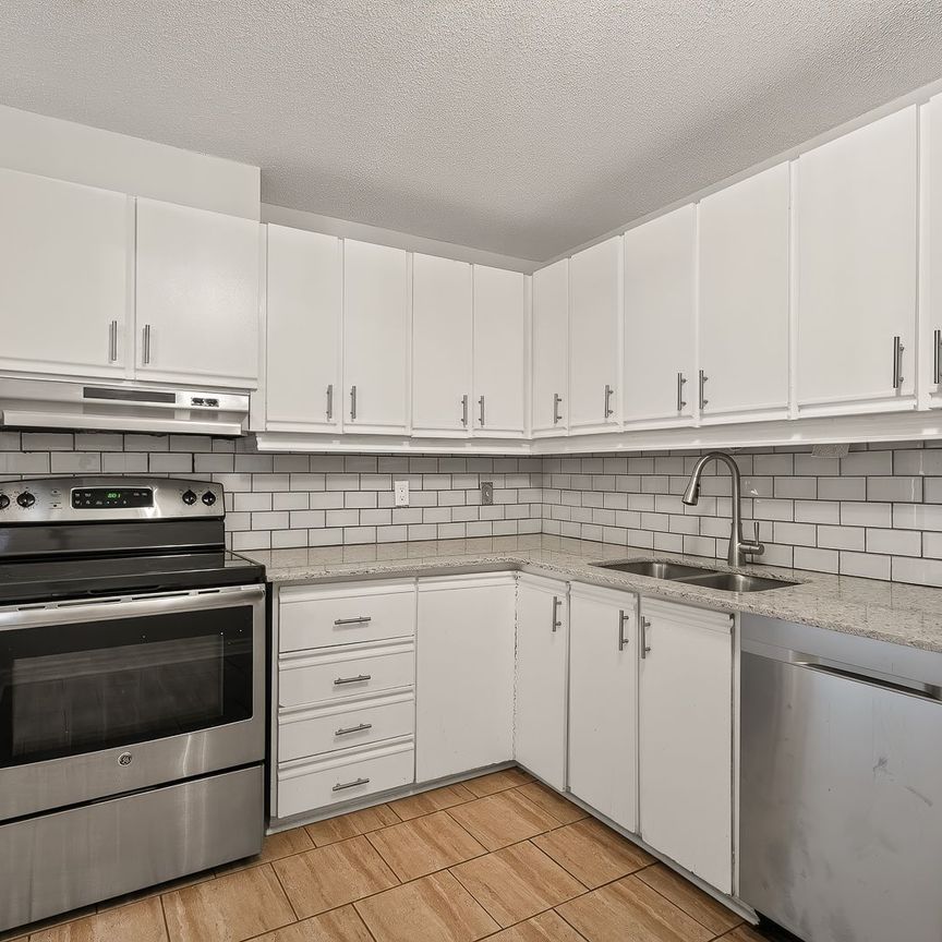 For Lease - 1599 LASSITER Terrace Unit# 514, Beacon Hill North - South and Area, Ontario - Photo 1