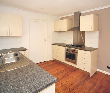 Centrally Located Family Home - Photo 6