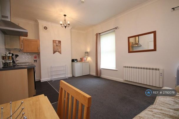 1 bedroom flat to rent - Photo 1