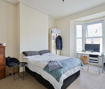 3 bedroom Student Flat to rent in Warwick Street, Heaton, Newcastle... - Photo 5