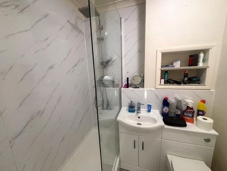 2 bedroom semi-detached bungalow to rent - Photo 4