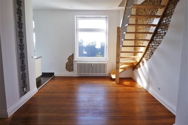 KIEL-BLÜCHERPLATZ: 4-Zimmer-Wohnung über 2 Ebenen (4. +5. OG) mit 2 Balkonen (ohne Fahrstuhl) - Foto 1